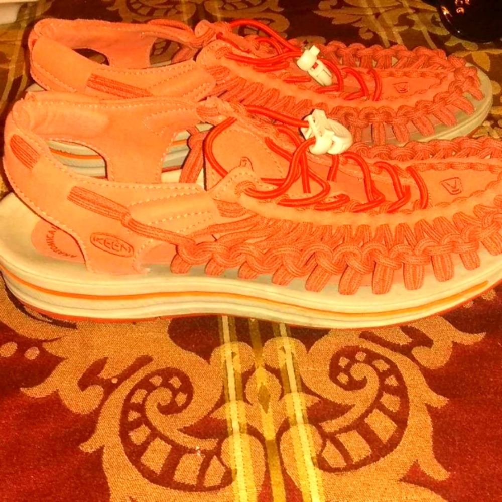 KEEN sandals 7